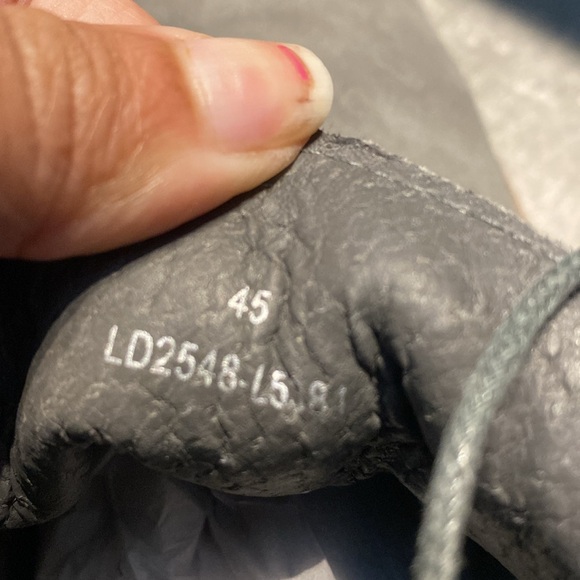 NWT B2 by Browns Grey Suede Shoes - Picture 7 of 13